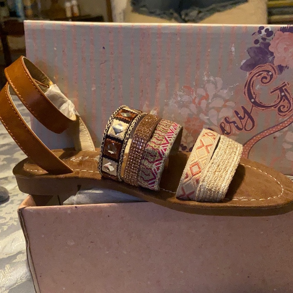 Very G sandals